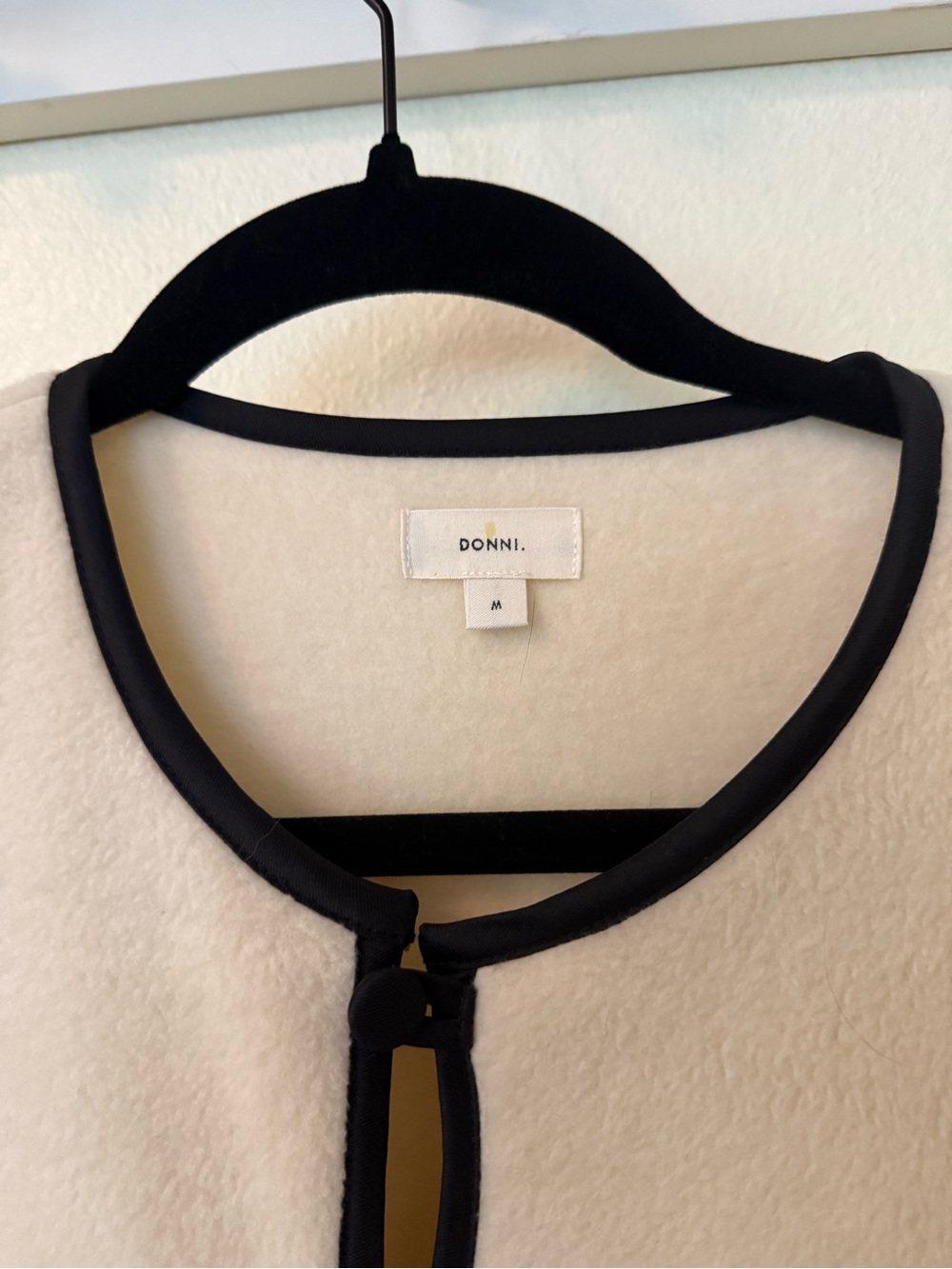 NWOT DONNI Cream Polar Fleece Jacket with Silk Black Trim - Picture 8 of 8